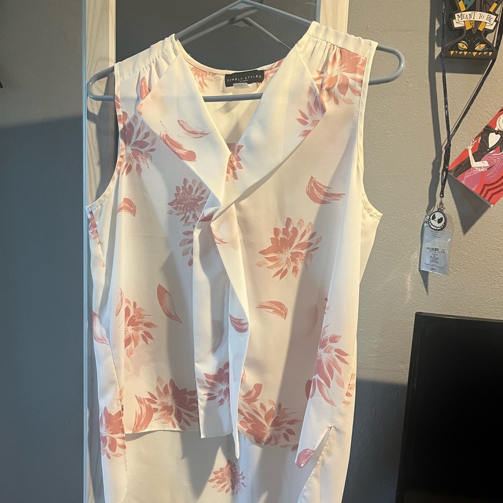 Women’s blouse - Picture 1 of 2